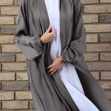 Load image into Gallery viewer, Black Sheen Abaya
